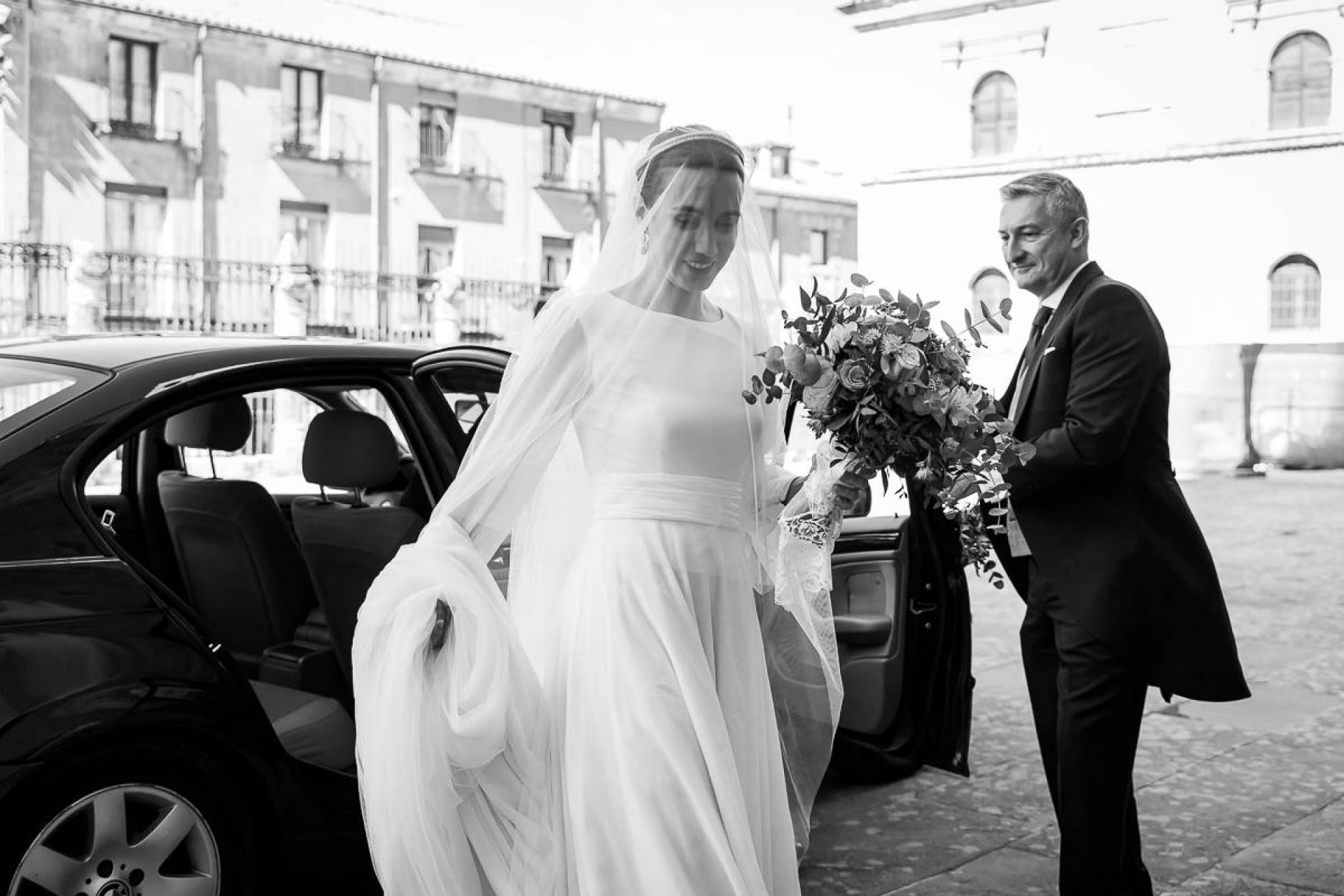 Cuando la artesanía viste el amor; la boda de Carolina en Sigüenza
