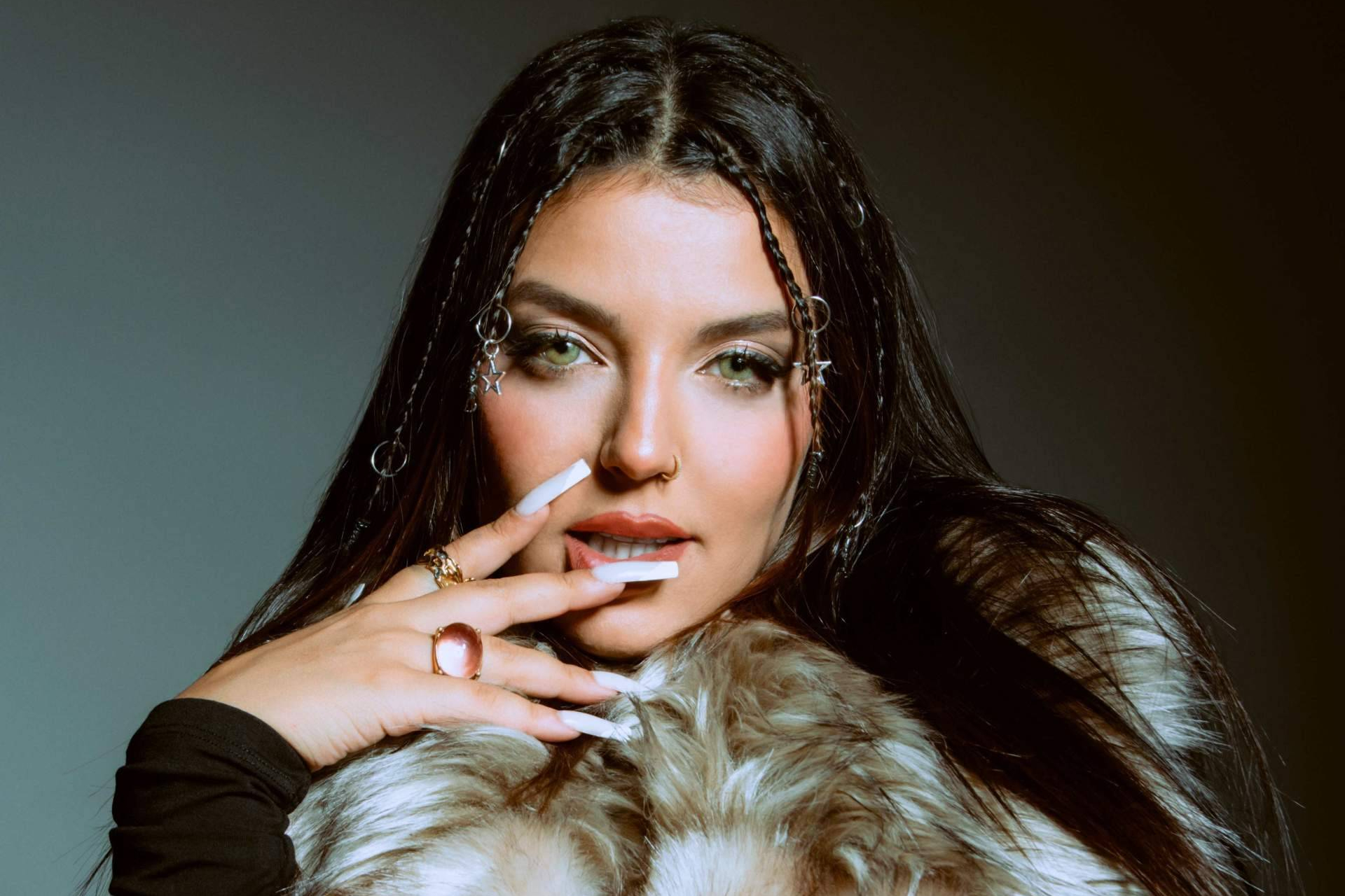 Aisha presenta su segundo sencillo 'Les Pica' editado por el sello Top Stop Music (TSM)