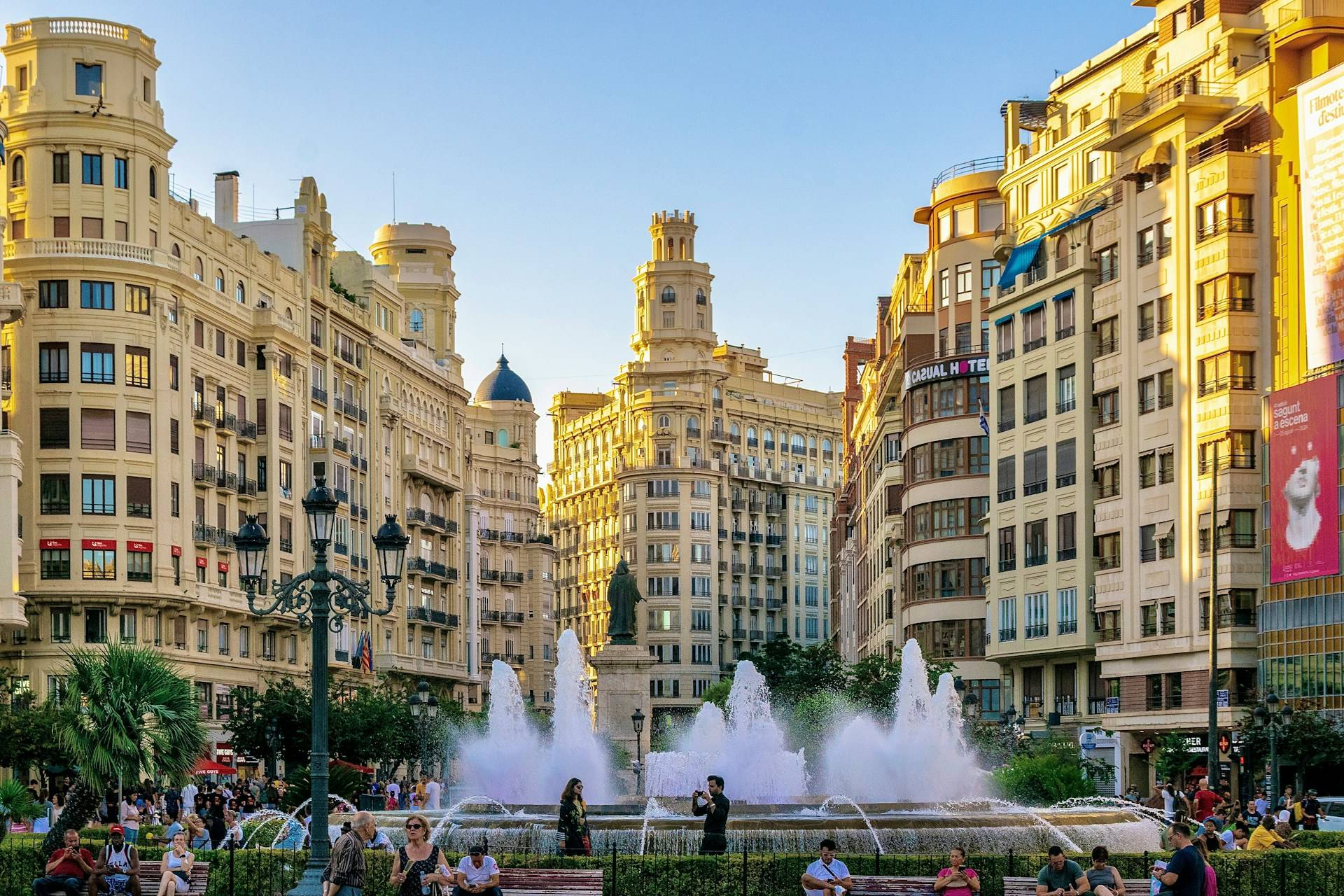 La inmediatez en el reparto impulsa cambios en el comercio de proximidad en ciudades como Valencia