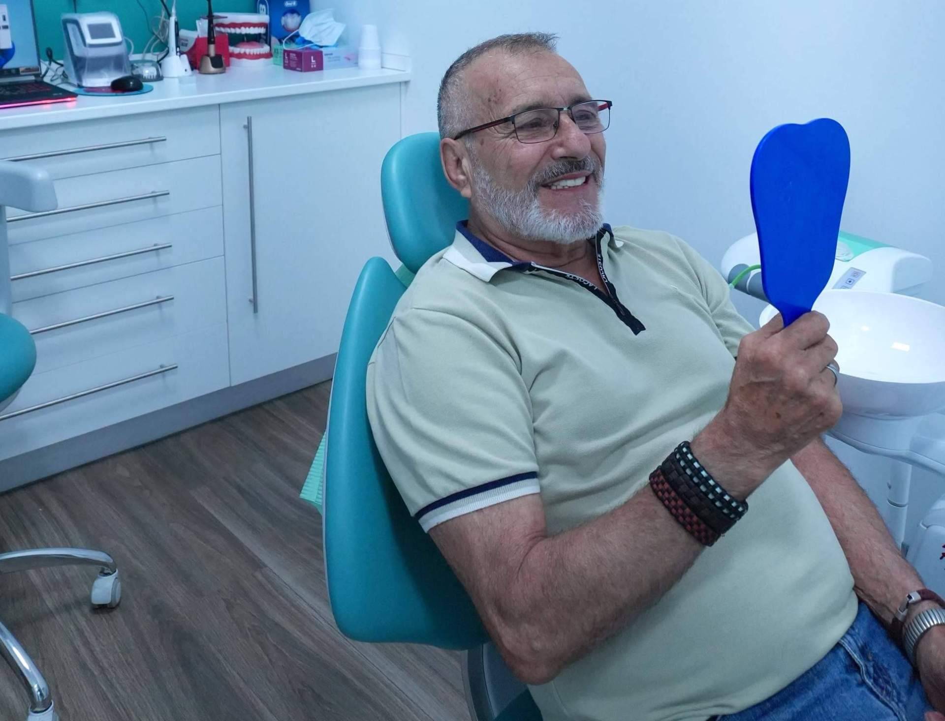 Implantes dentales fijos en un día; así avanza la rehabilitación oral digital en BR Dental Móstoles