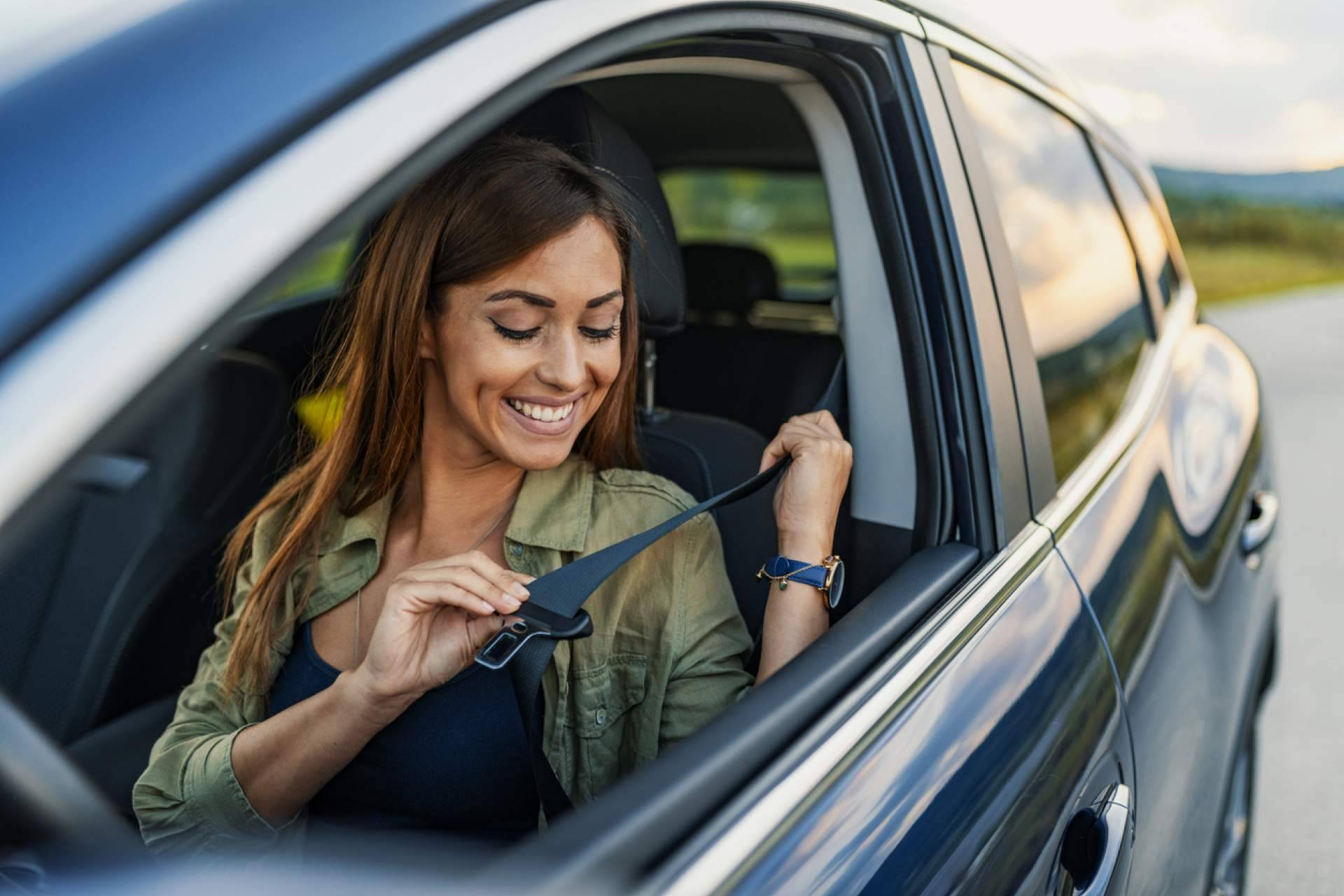 Beneficios de un Seguro para Carros; coberturas y asistencias que acompañan la movilidad diaria