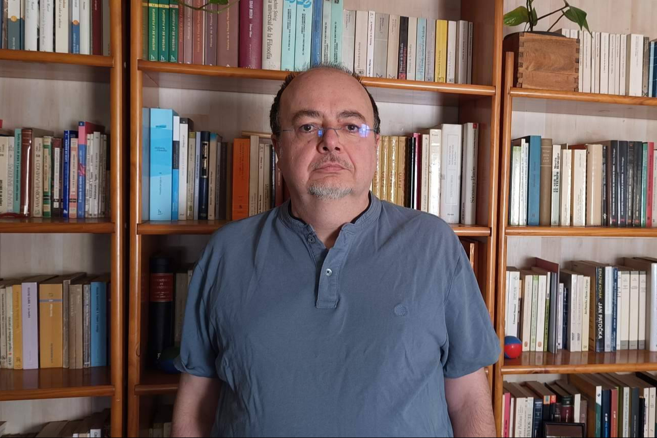 Francisco Fernández Ramos publica ´La política en 15 lecciones´, una introducción para entender la acción política y sus avatares desde un acercamiento histórico y filosófico.