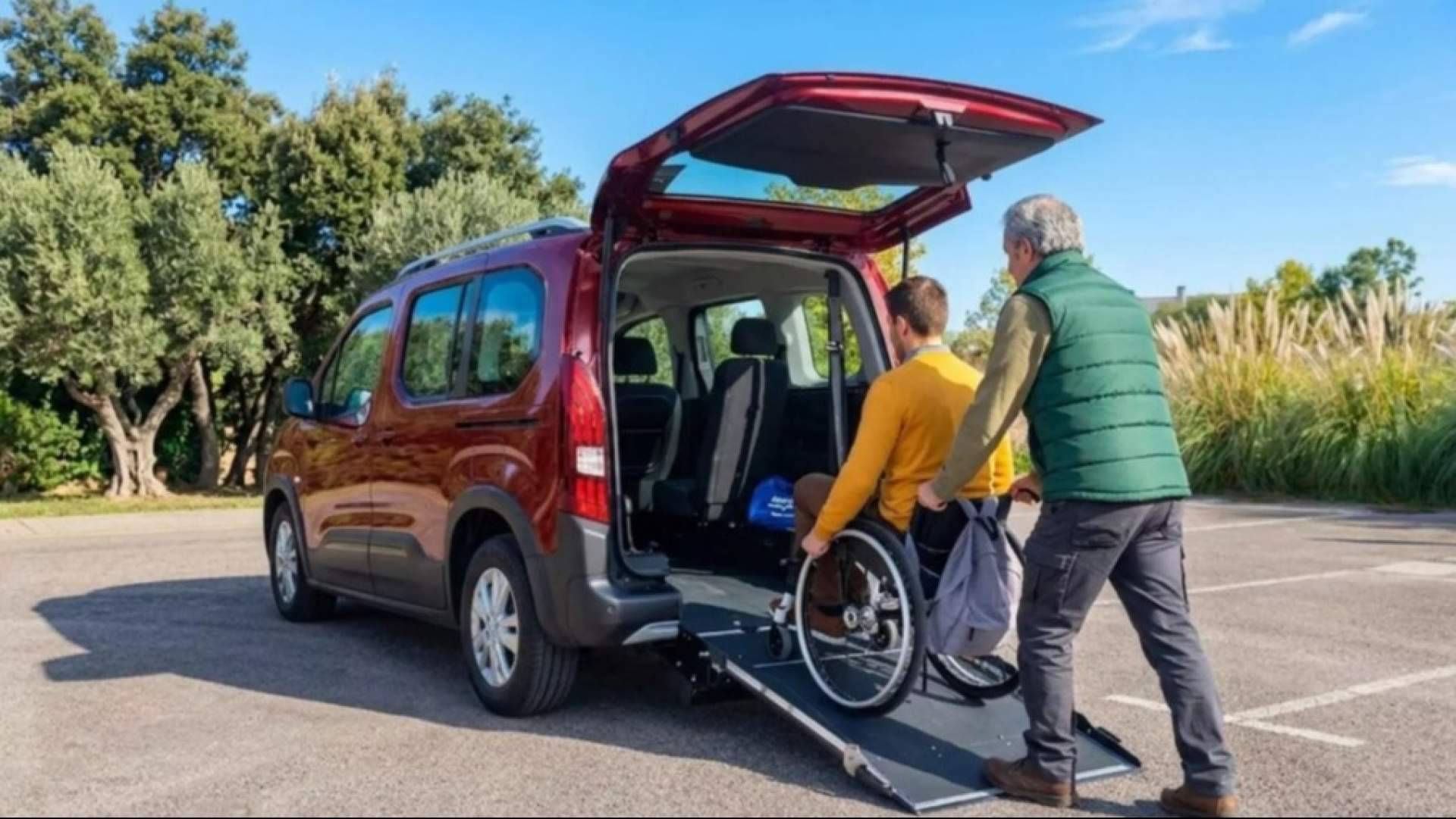 ARC Soluciones; conducción, transporte y vehículos adaptados para personas con movilidad reducida