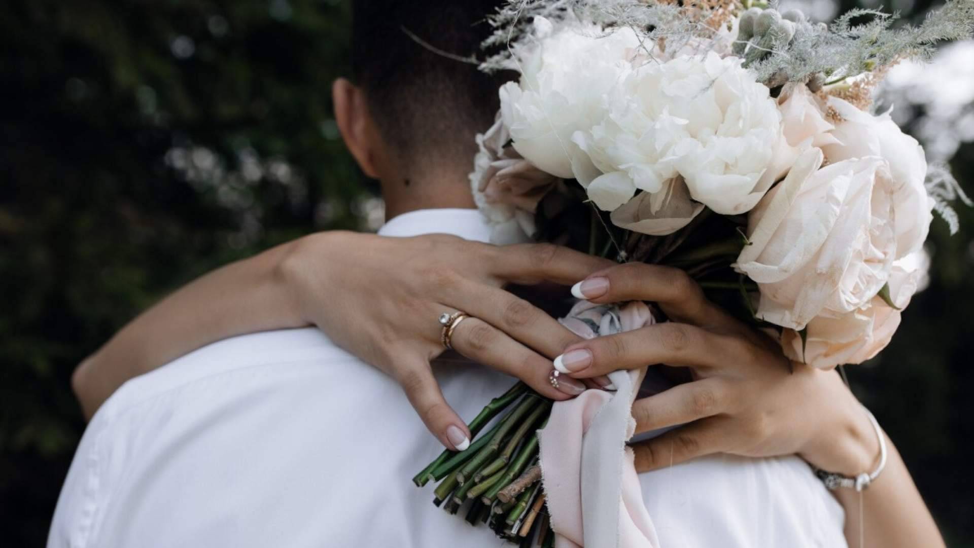 Los bolsos de lujo se posicionan como el imprescindible de las invitadas ante la nueva temporada de bodas