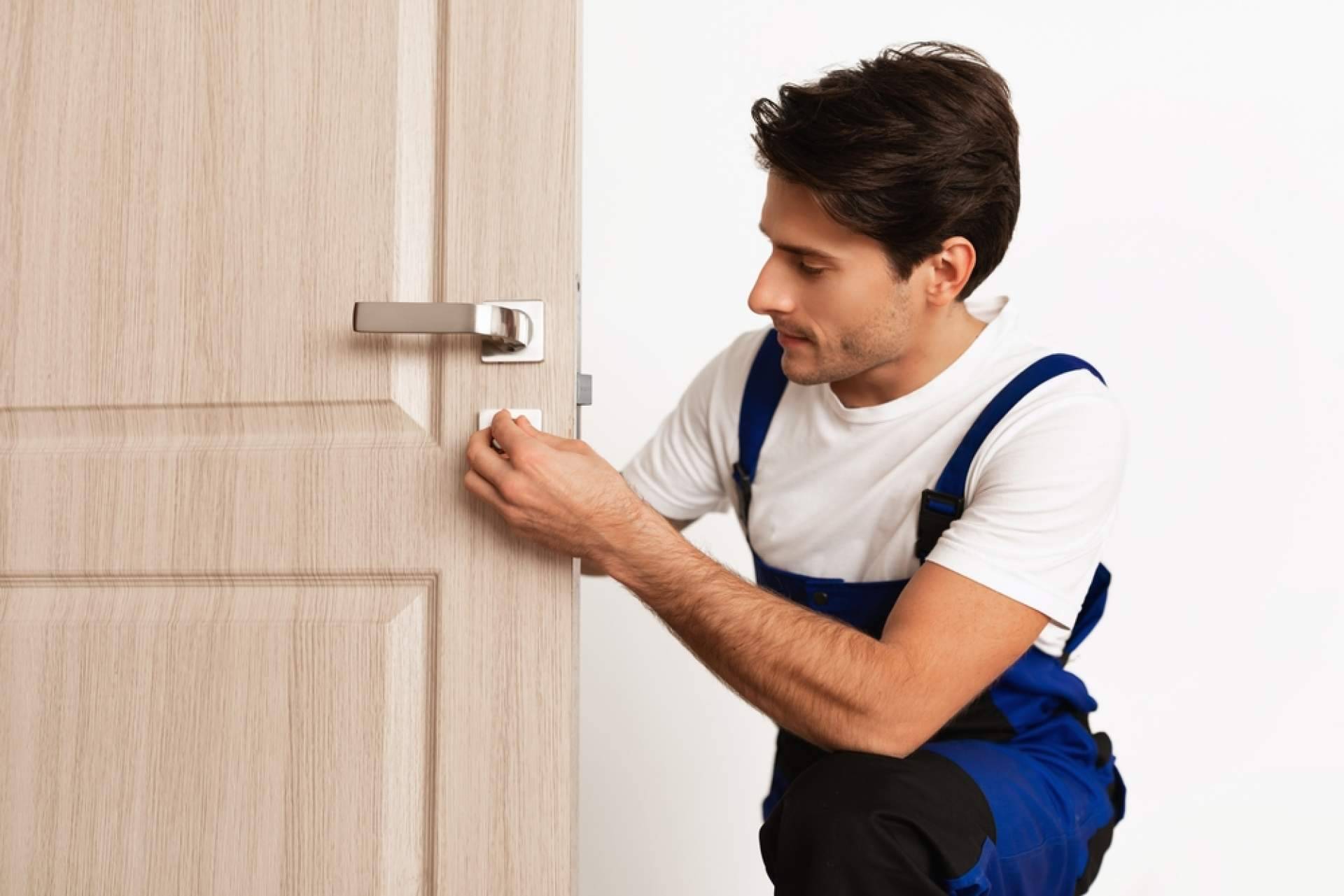 Reparaciones 10 ofrece servicios de cerrajería y reparación de persianas en Alicante y Elche