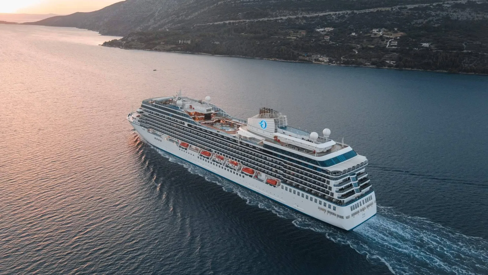 Oceania Cruises® lanza sus Cruceros temáticos para 2027 con gastronomía, cultura y grandes anfitriones