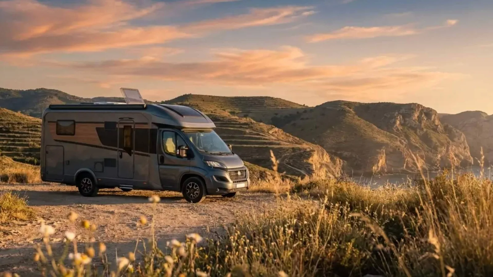 PAJ GPS lanza SOLAR Finder 4G, el localizador GPS solar para caravanas