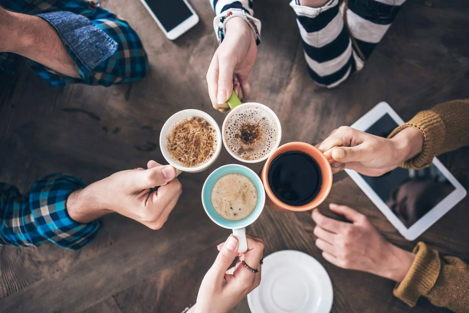 Cinco ideas de café frío para refrescar el verano sin complicaciones